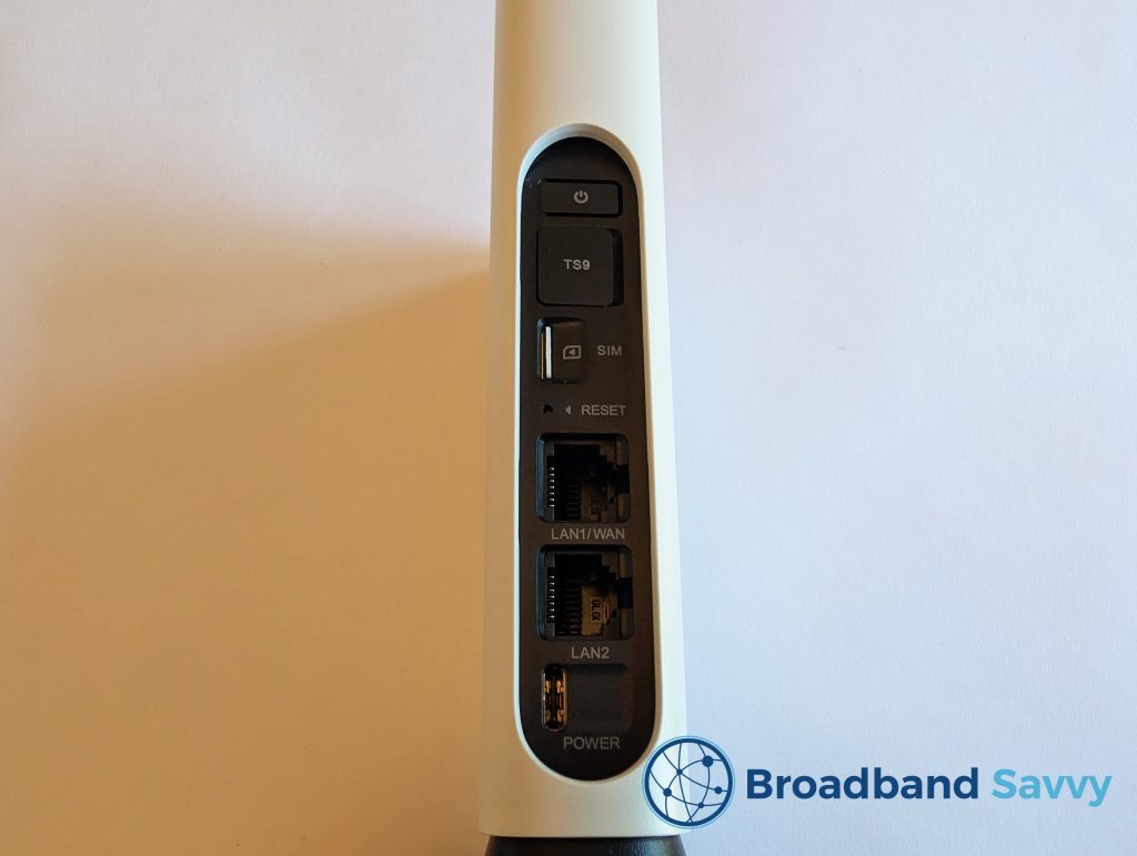 EE Smart 4G Hub IO.
