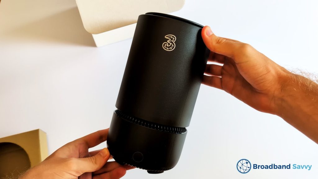 Three 4G Hub in hands.